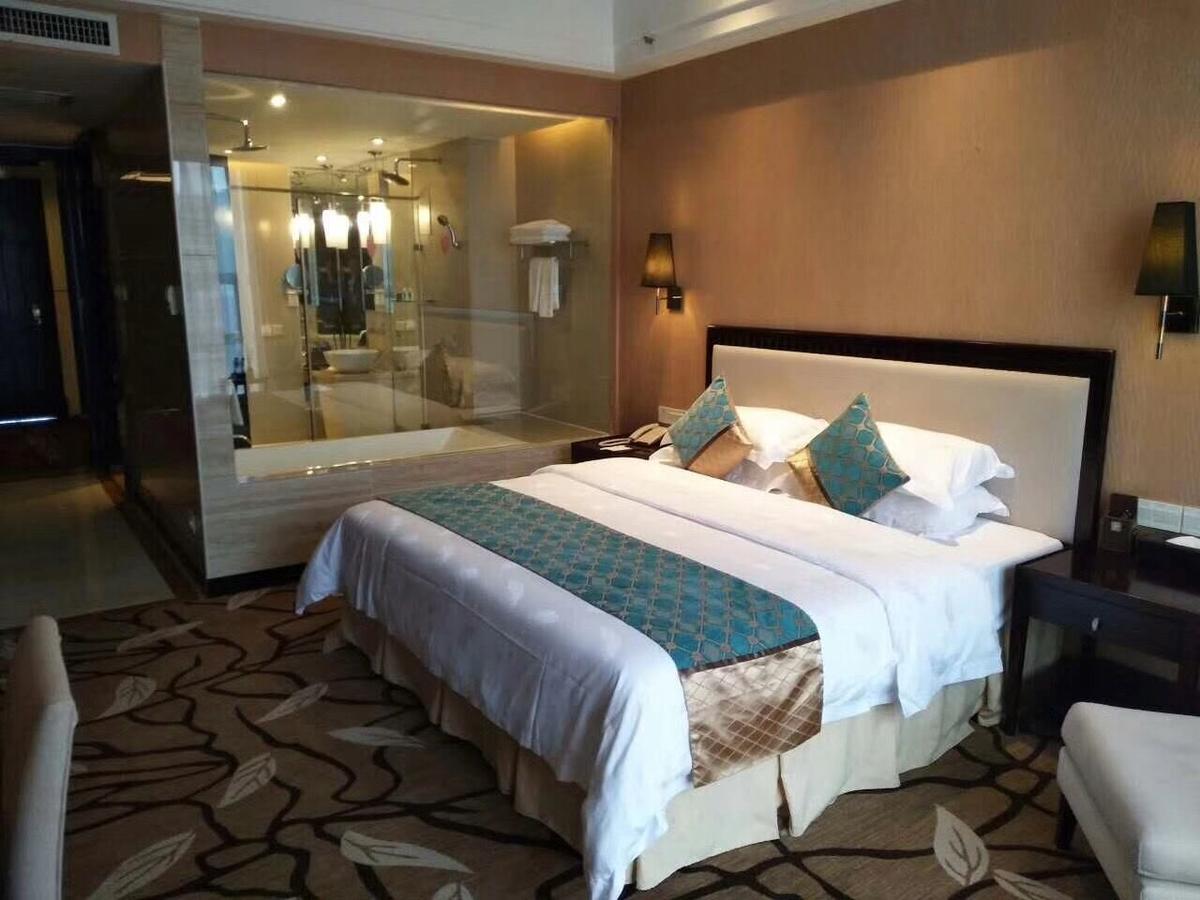 Royal Century Hotel Шэньчжэнь Экстерьер фото