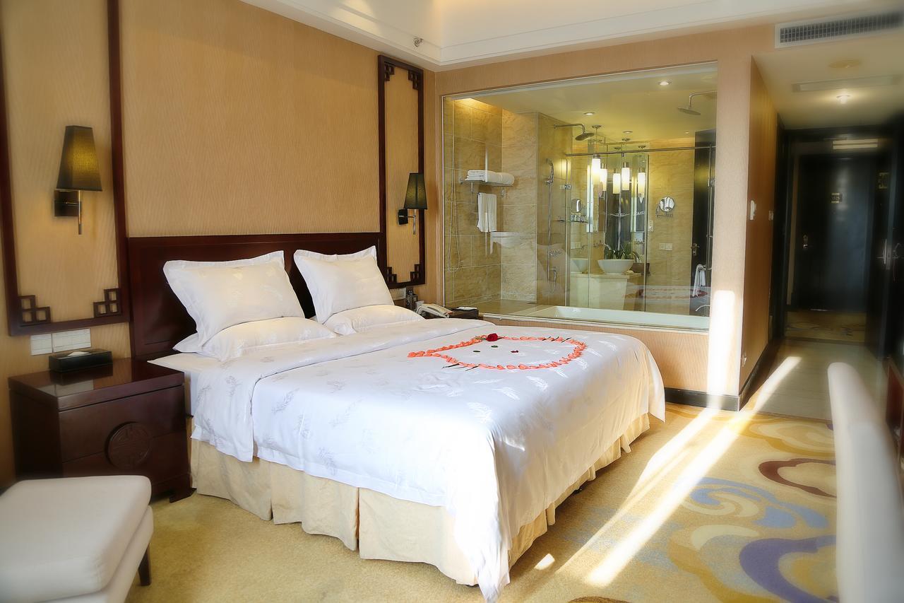 Royal Century Hotel Шэньчжэнь Экстерьер фото