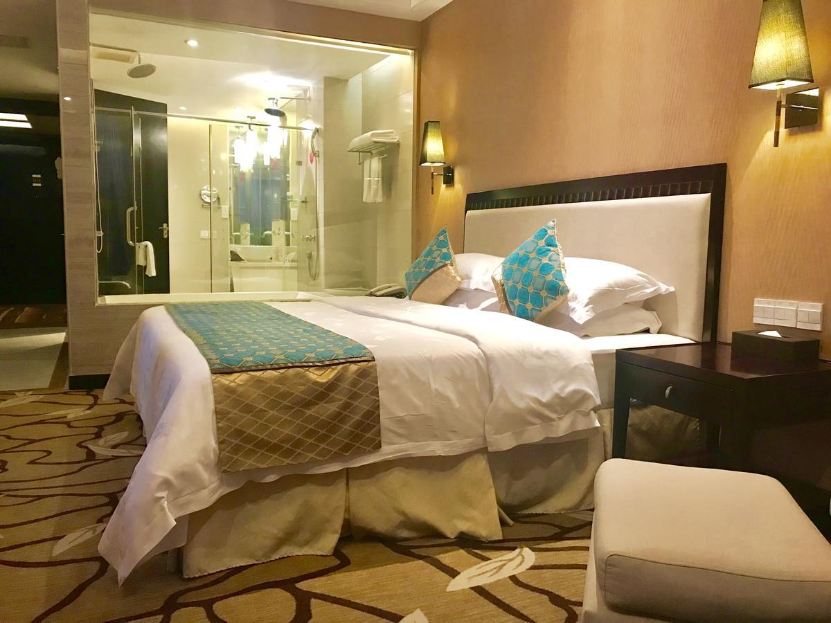 Royal Century Hotel Шэньчжэнь Экстерьер фото